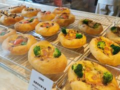 -VERIE BAKEHOUSE
