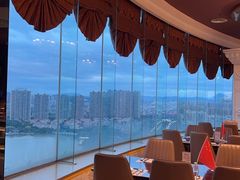 -荣誉国际酒店-云顶旋转餐厅