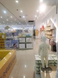 -乐友孕婴童(万象城店)