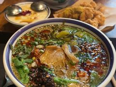 -云阿蛮云南生烫牛肉米线(奉贤路店)