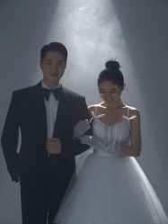 -雨墨婚纱摄影工作室