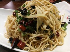 -超越炭火牛蛙火锅鸡(河东店)