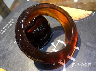 【天然缅甸棕红珀宽条手镯】这世间古今戴黄金的很多