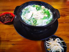 -丽虹云南过桥米线(兴工街店)