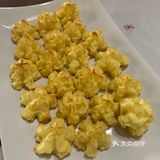 食材:土豆1个 蛋黄1个