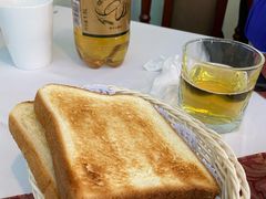 烤切片白面包-小白桦西餐厅