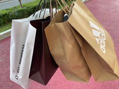 -王府井奥莱临潼小镇(临潼店)