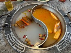 -八次方巴乡石锅鱼·金海湖水库活鱼(谷丰东路店)