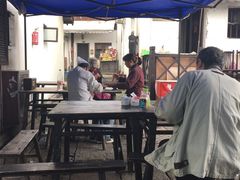 露天位-小河无名面馆
