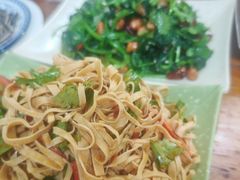 炝拌干豆腐丝-一万鑫麻辣小龙虾