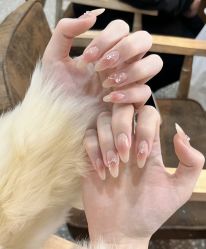 -悦指间美甲美睫