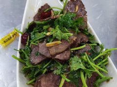 香菜拌牛肉-小民大排档(光谷店)