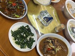 -芦茨金富饭庄·25年老字号·专做稻草鸡