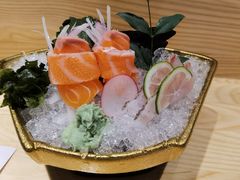 三文鱼+鲷鱼两片-秋荀日本料理(昆明同德广场店)