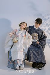 -现代经典婚纱摄影