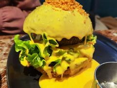 瀑布芝士牛肉汉堡-Let'sBURGERplus·非常创意汉堡(三里屯店)