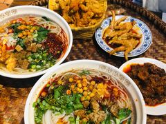 -爆炸头阿姨小四川正宗川味小吃(无任何分店)