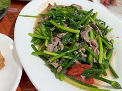 韭菜花炒牛肉-阿钊浮豆腐