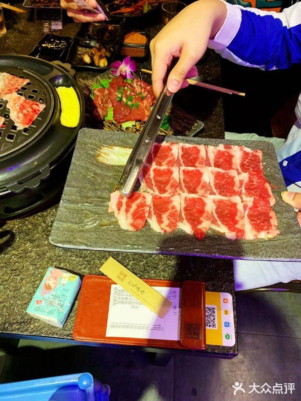 地道美食[胜利]泥炉碳火烤肉烤鳗鱼[调皮]你试过了吗 
