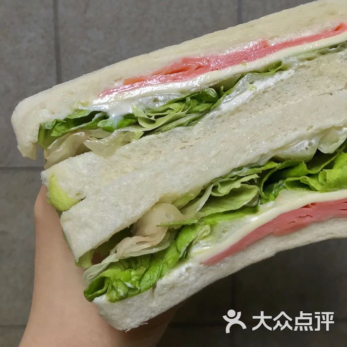 便利蜂爽口时蔬火腿芝士三明治 图片-北京超市/便利店-大众点评网