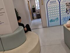 -上海大学附属上海和平眼科医院