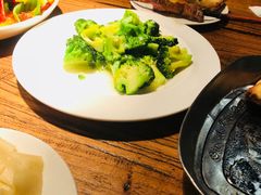 蒜蓉西兰花-阿里家·新疆烤肉酒場 by MIG
