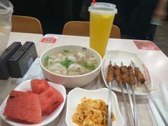 -南城香·饭香串香馄饨香(青年路店)