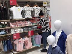 -优衣库(上海金桥国际商业广场店)