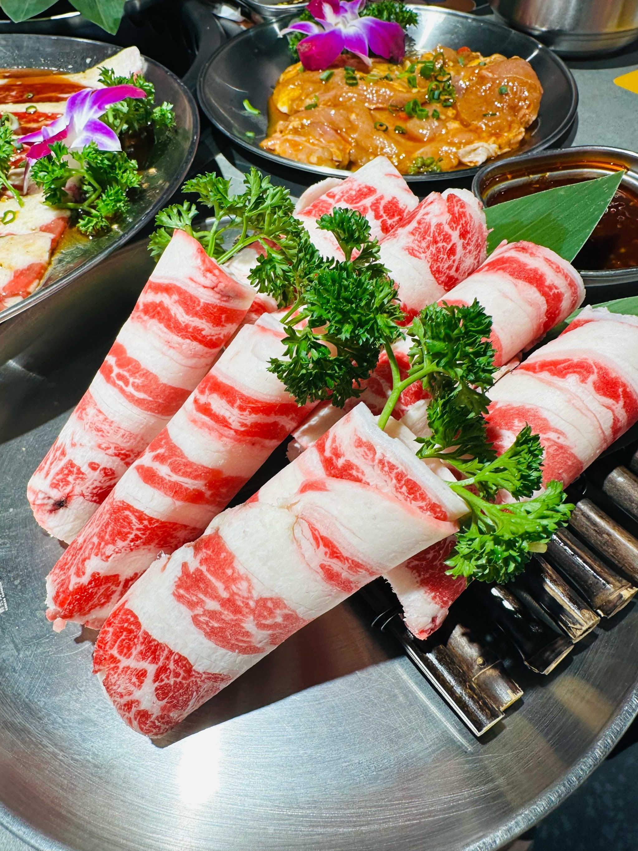 来尝尝97年老板娘,日入7万的韩式烤肉店‼️