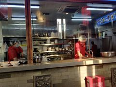 门面-亿诣蝎府炸酱面羊蝎子火锅(酷车小镇店)