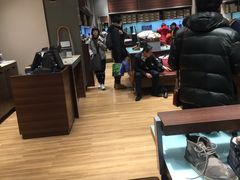 -UGG(燕莎奥特莱斯购物中心店)