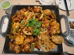 招牌悦蓉牛蛙干锅-精悦蓉(松江万达广场店)