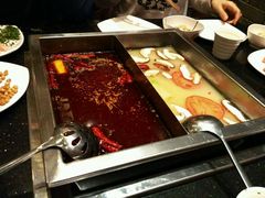 -百年川椒重庆老火锅(光谷店)