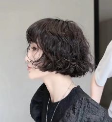 -十六番发型师事务所