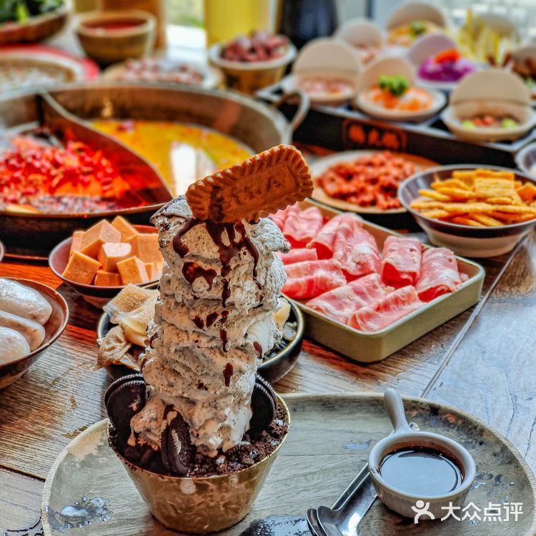 终于吃到这家重庆火锅🙈排队一小时果然值