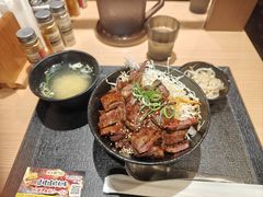 -難波肉劇場