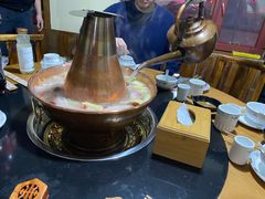 -果松木炭酸菜铜火锅·外婆参鸡汤