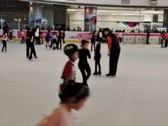 -冰纷万象滑冰场(沈阳万象城店)