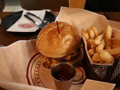 -BOURBON 玻本美式餐厅酒吧(虹桥新天地店)