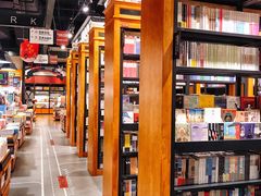 大堂-西西弗书店&矢量咖啡(凯德晶萃广场店)