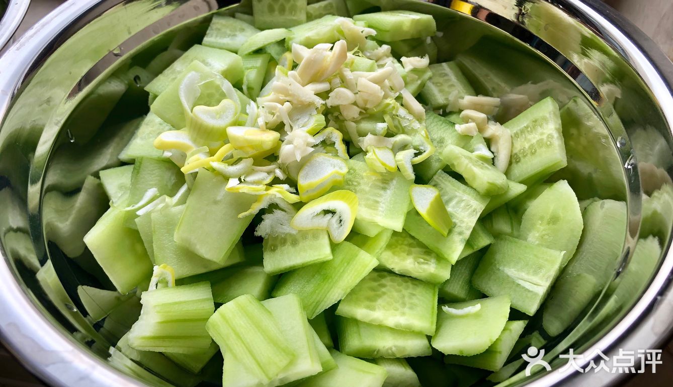 有荤有素的快手家常菜之【里脊肉炒黄瓜片】