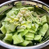 有荤有素的快手家常菜之【里脊肉炒黄瓜片】