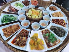 -八一路好吃街(雨田商务大厦店)