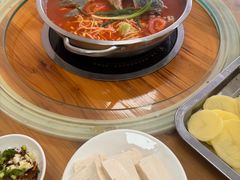 -苗侗地道红酸.酸汤鱼·酸汤牛肉