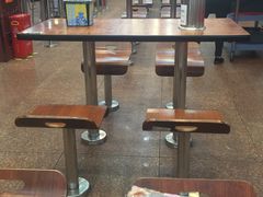 大堂-美膳居川菜馆油焖大虾烧烤(卓刀泉店)