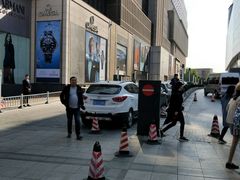 -恒隆广场·停车场