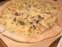 -玛格萝妮比萨屋(陆家浜路店)