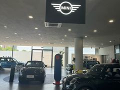 -上海宝诚中环BMW·MINI4S店