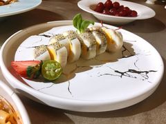 鲈鱼蛋黄卷-伊带伊路新疆美食府(呼家楼店)