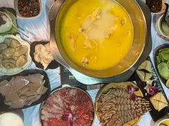 -鲜入围煮花胶鸡海鲜火锅